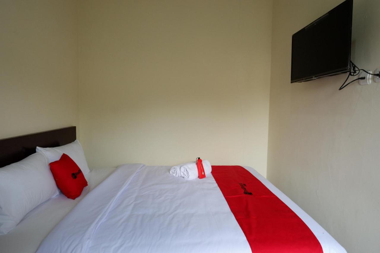 Hostel Reddoorz Near Terminal Mendolo Wonosobo Exteriér fotografie